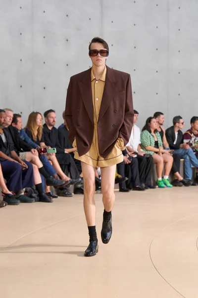 Look 24